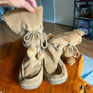arizona suede/faux fur boots - size 10